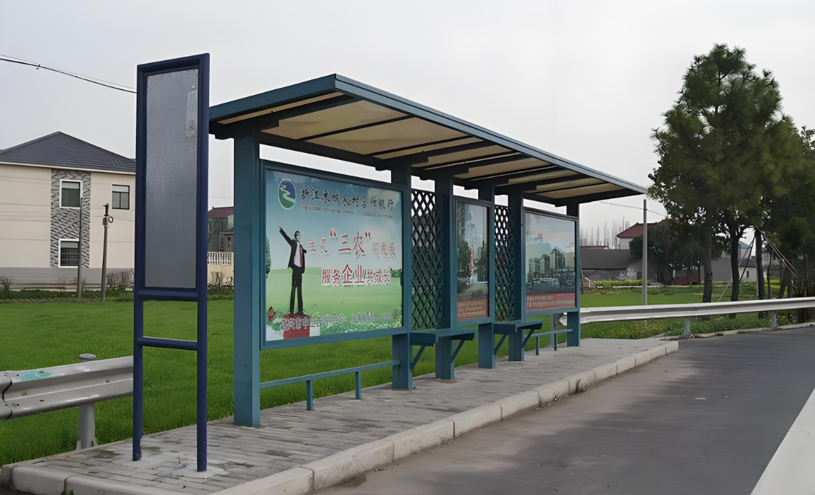 企业投资552万建39座公交亭124块站牌，被区住建局强拆
